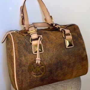 MICHAEL KORS RARE Grayson mocha brown
distressed leather Limited Edition purse